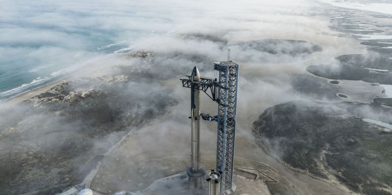 Starship, największa rakieta w historii, dostrzeżona nawet z kosmosu. SpaceX i Elon Musk szykują lot testowy