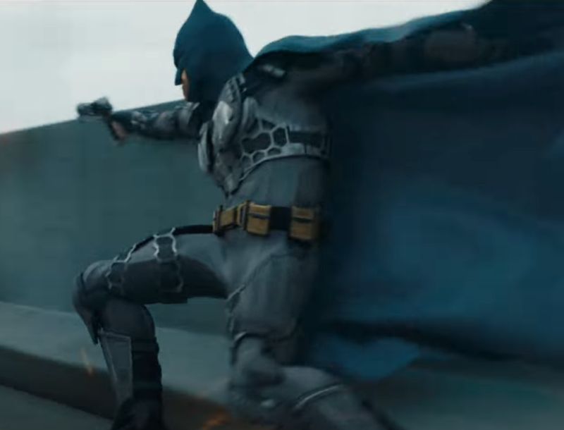 Flash - Ben Affleck jako Batman. Figurka pokazuje nowy kostium; jest moc!