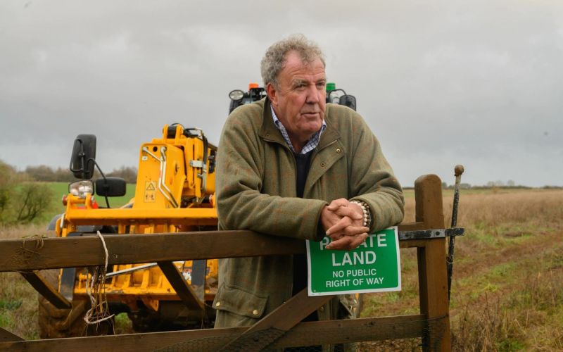 Farma Clarksona hitem w Wielkiej Brytanii. Pokłosie zwolnienia prowadzącego
