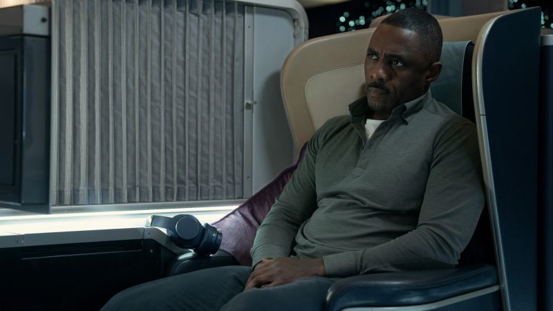 Hijack - pierwsze spojrzenie na thriller. Tak wygląda Idris Elba w nowej roli