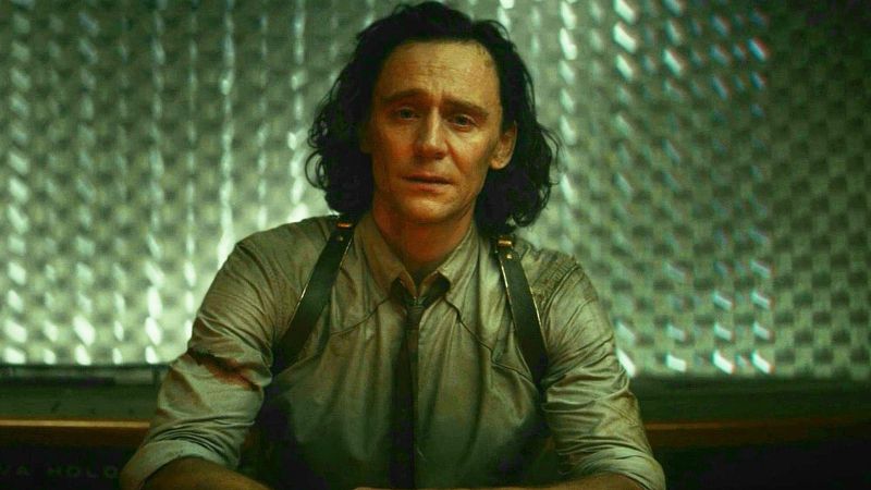 1. Tom Hiddleston (Loki) - tego aktora nie trzeba nikomu przedstawiać. Główny bohater serialu i weteran MCU. Tym razem były łotr będzie musiał wymyślić, jak uratować całe multiwersum. 