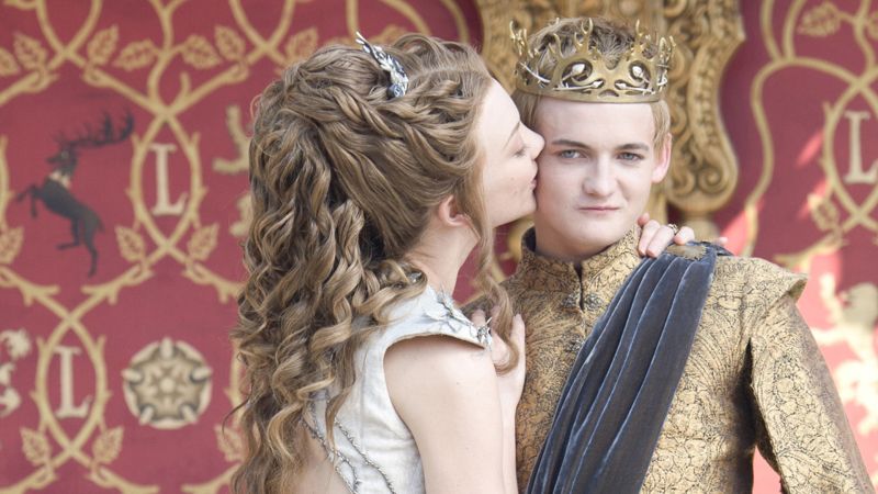 Joffrey z Gry o Tron nie do poznania - ma wąsy i brązowe włosy. Tak Jack Gleeson wygląda w nowej roli