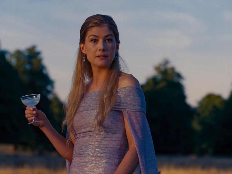 Rosamund Pike w Saltburn