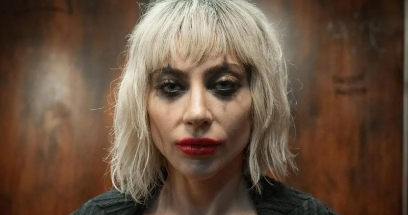 Harley Quinzel (Lady Gaga) - zanim główna bohaterka została ukochaną Jokera, była psychologiem. Gaga wciela się w kolejną z wielu odsłon tej postaci, która jest jedną z pacjentek Arkham Asylum u boku Arthura Flecka. To właśnie tam zdają sobie sprawę, że wiele ich łączy. 