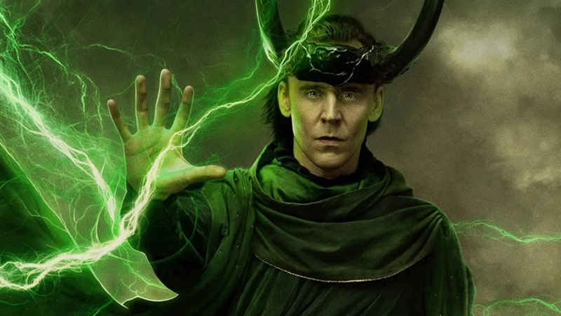 Loki – bóg oszustw z Asgardu, posiada wrodzone zdolności magiczne.