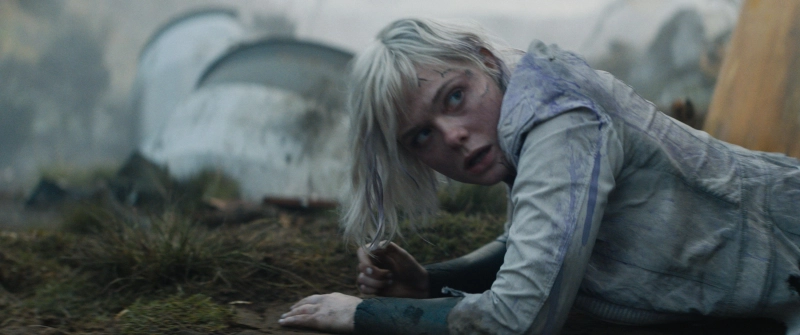 Elle Fanning - Effie Trinket