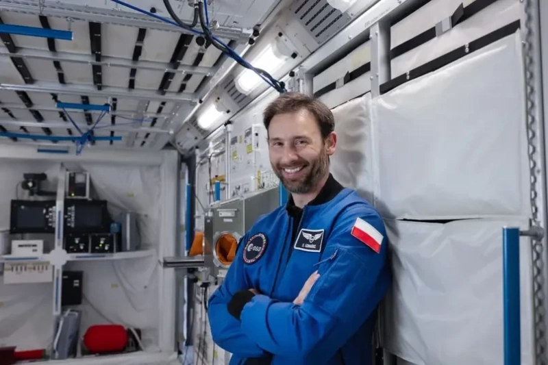 Polak Sławosz Uznański-Wiśniewski w rakiecie Falcon 9