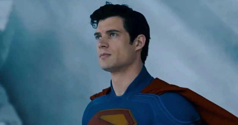 David Corenswet na zdjęciu promującym film Superman