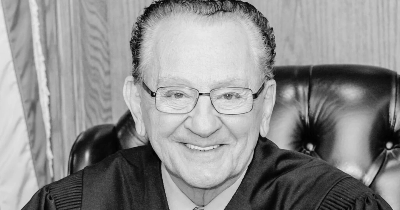 Sędzia Frank Caprio w sądzie