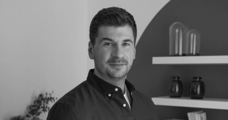 Maciej Mindak na planie programu TVN