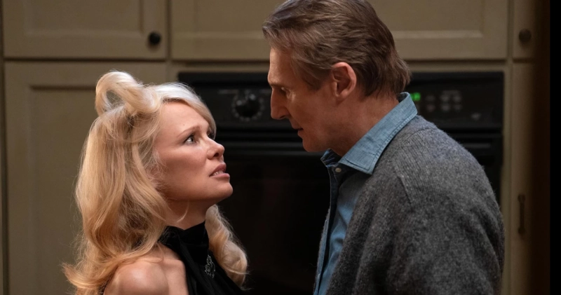 Pamela Anderson i Liam Neeson