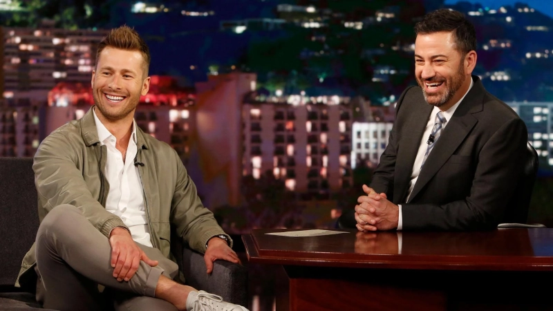 Jimmy Kimmel i Glen Powell