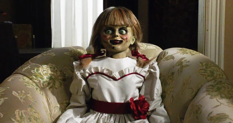 Annabelle w serii Obecność