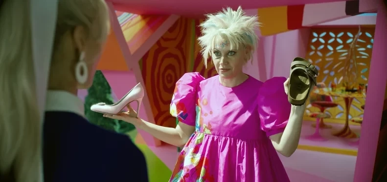 Kate McKinnon w filmie Joe vs. Carole z 2022 roku