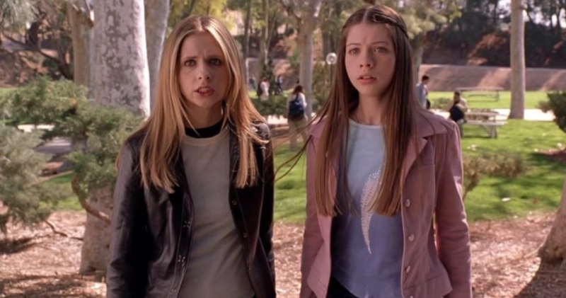 Sarah Michelle Gellar i Michelle Trachtenberg w serialu Buffy: Postrach wampirów