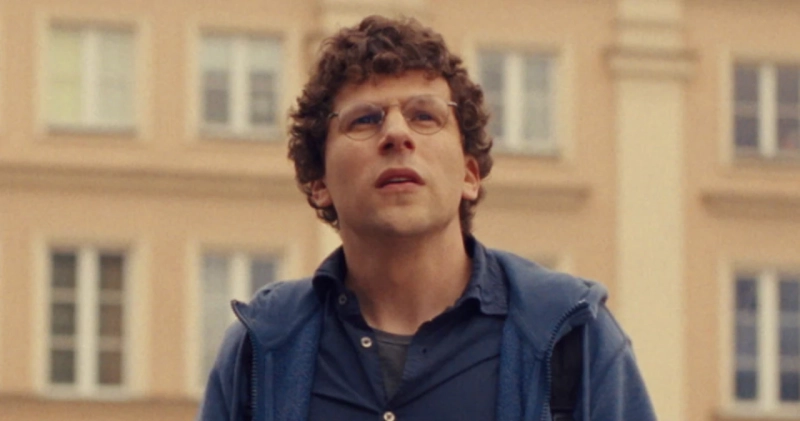 Jesse Eisenberg w filmie Prawdziwy ból