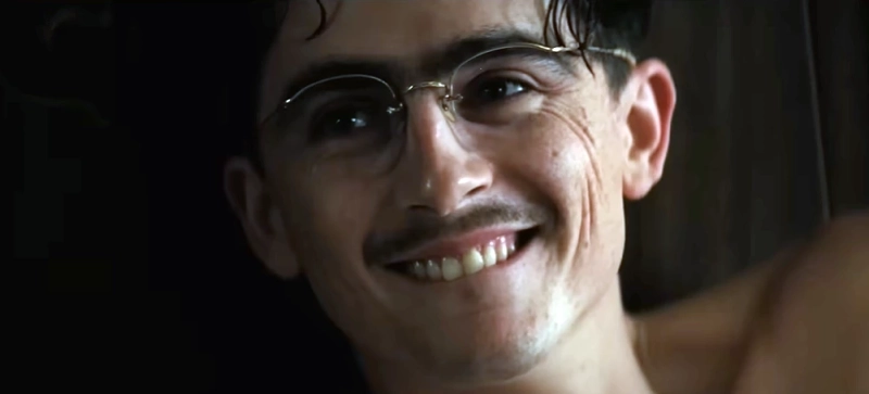 Timothée Chalamet w filmie Wielki Marty 