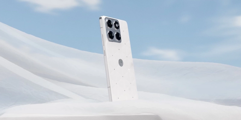 motorola edge 70 Pantone Colour of the Year 2026 