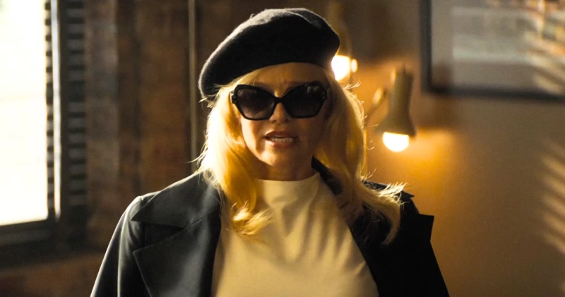 Pamela Anderson w filmie Naga broń