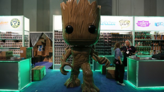 comic-con-2015-convention-floor-picture-image-15-600×338
