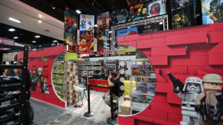 comic-con-2015-convention-floor-picture-image-54-600×338