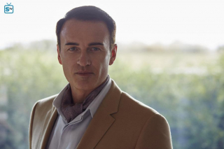 Julian McMahon jako Rupert Boyce - zdjęcie
