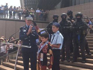 Iron Boy ratuje Syndey