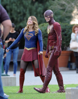 Supergirl i Flash - crossover - zdjęcie