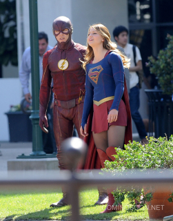 Supergirl i Flash - crossover - zdjęcie