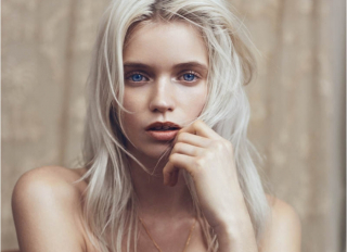Abbey Lee - Mroczna wieża