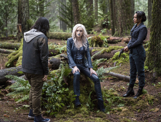 Flash - zdjęcie z odcinka Escape From Earth-2