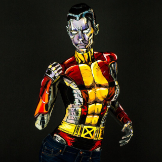 Niesamowity body painting
