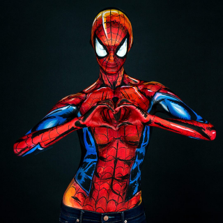 Niesamowity body painting