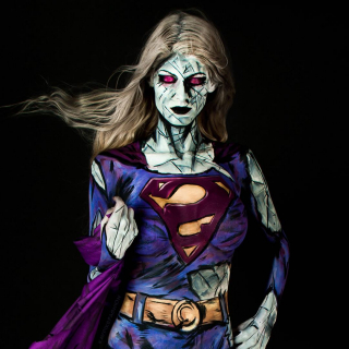 Niesamowity body painting