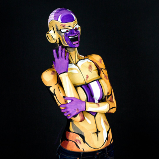 Niesamowity body painting