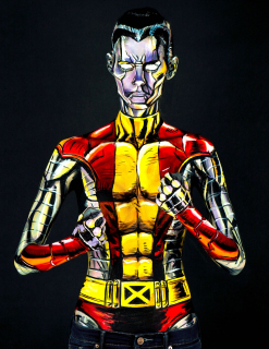 Niesamowity body painting