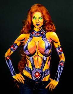 Niesamowity body painting