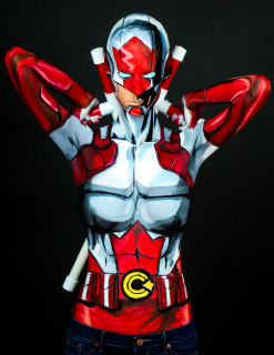Niesamowity body painting