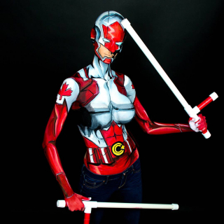 Niesamowity body painting