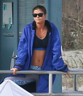 Kinowy Słoneczny patrol - Alexandra Daddario - zdjęćie