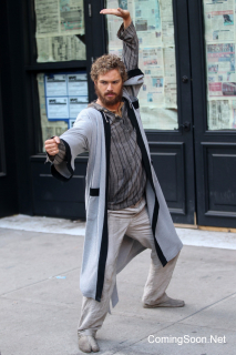 Finn Jones na planie Iron Fist