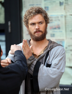Finn Jones na planie Iron Fist
