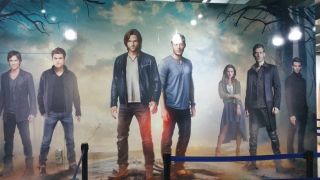 Seriale CW - reklama Comic-Con