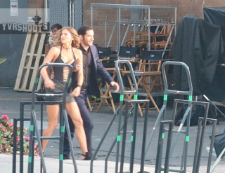 Lucyfer - zdjęcie z planu - Tricia Helfer