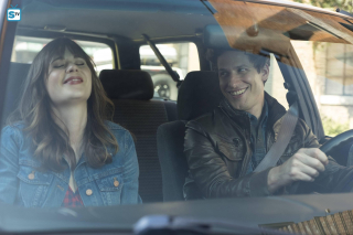 Brooklyn 9-9 i Jess i chłopaki - zdjęcie z crossoveru