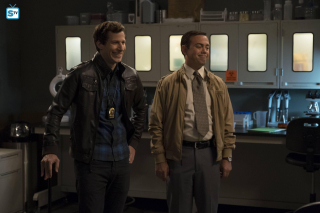 Brooklyn 9-9 i Jess i chłopaki - zdjęcie z crossoveru