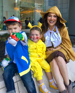 Alyssa Milano z rodziną jako pokemony