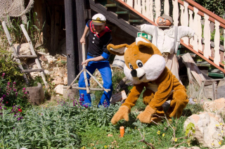 Jak w każdym parku rozrywki, bajkowe postacie są wszędzie.