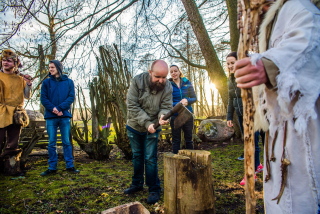 Adam Siennica niczym Ragnar z toporem