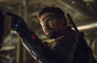 Manu Bennet - Deathstroke - zdjęcie
